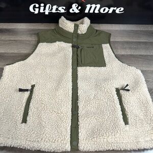Orvis mens Sherpa Vest in Green and Cream
